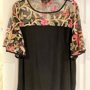 Black and fuchsia floral lace sleeve Dolman top. Size L New with tag